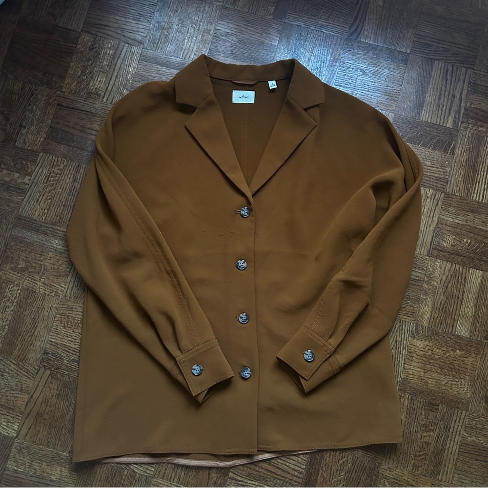 Aritzia Babaton Button Up Blouse